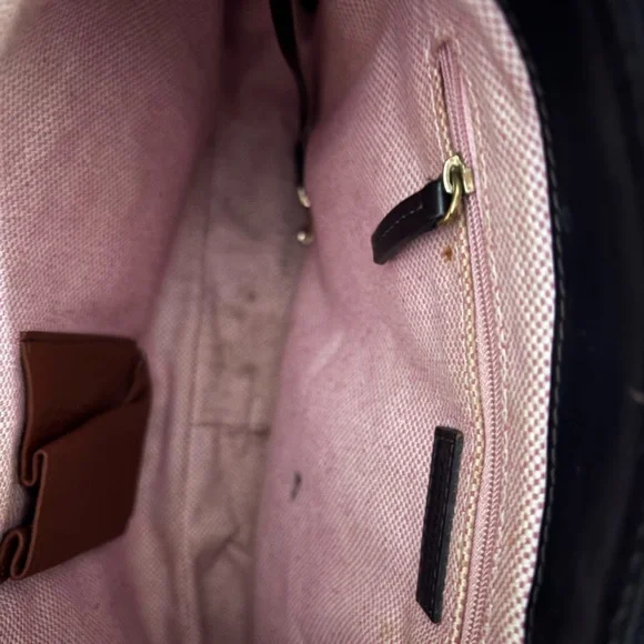 EUC Dooney & Bourke Brown Safari Pebbled Grain Leather Medium Shoulder
Bag - Picture 11 of 13